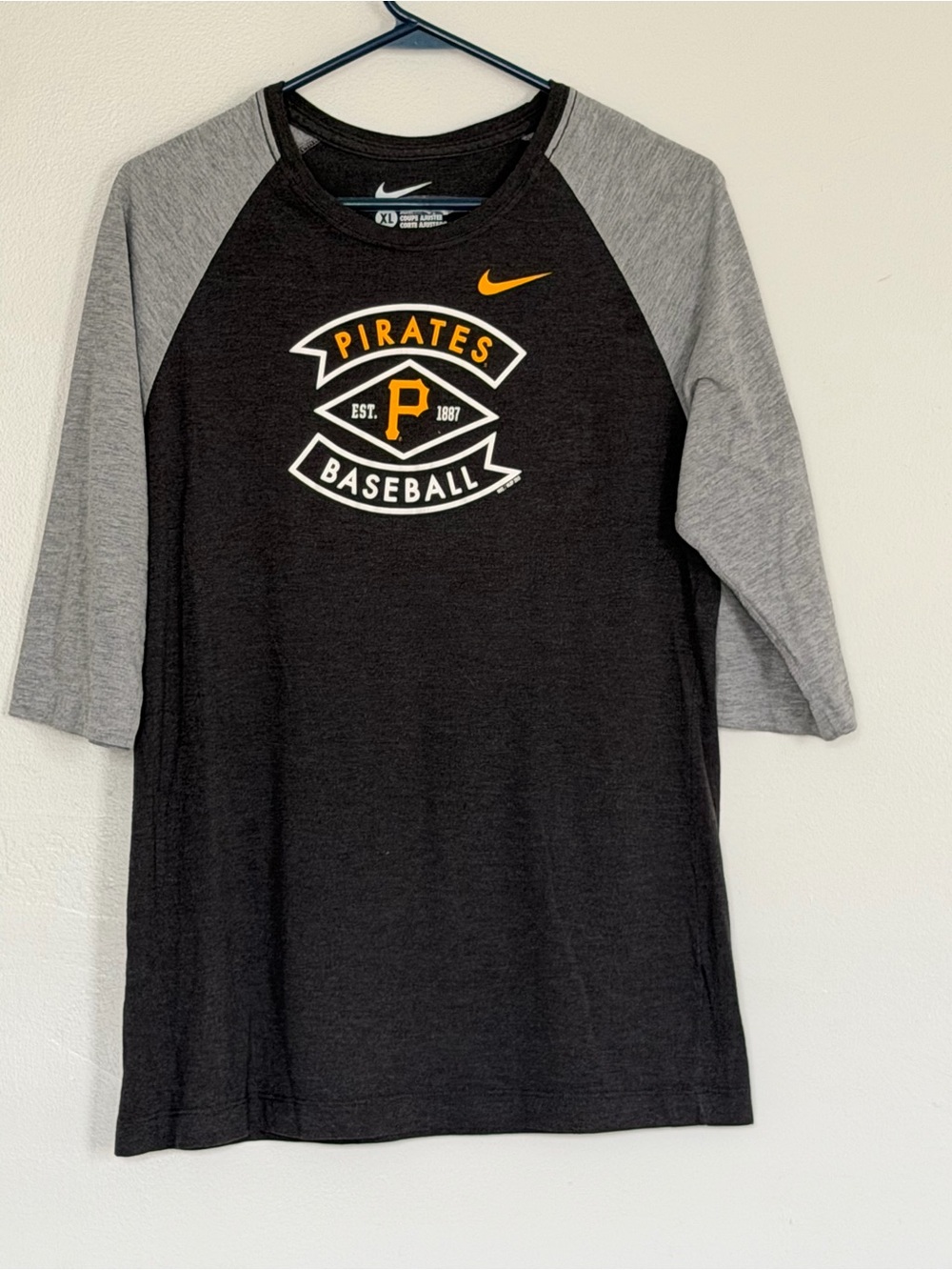 Women’s Nike Black and Gray Pittsburgh Pirates Baseball Raglan Tee